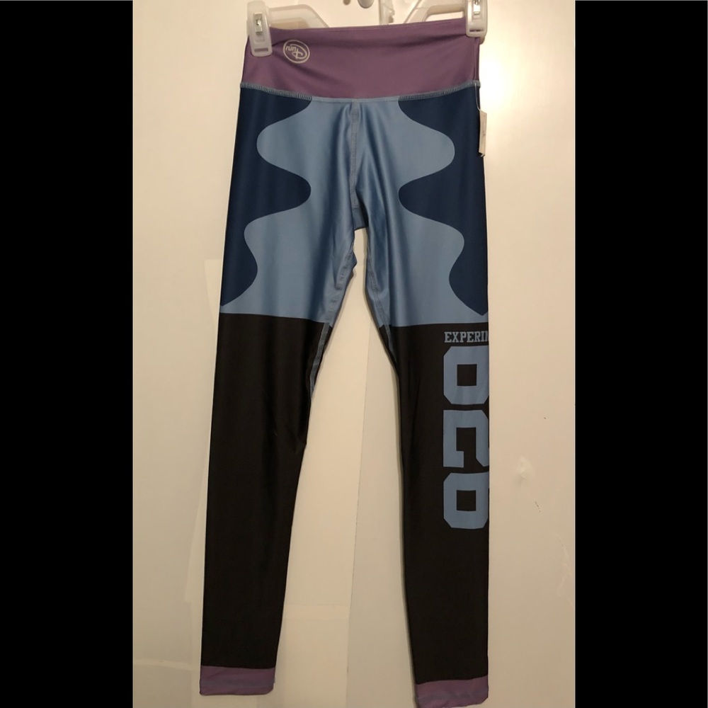 Women’s Disney parks I am stitch leggings size extra small